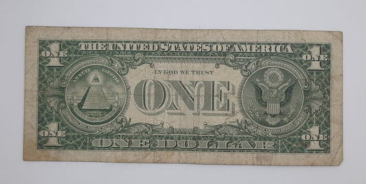 1977 United States of America - 1 (One) US Dollar Federal Reserve Banknote P-454 Serial No. B 98023725 E