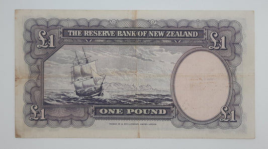 1940 Reserve Bank of New Zealand - 1 (One) Pound Banknote P-159a Serial No. 4M 680323