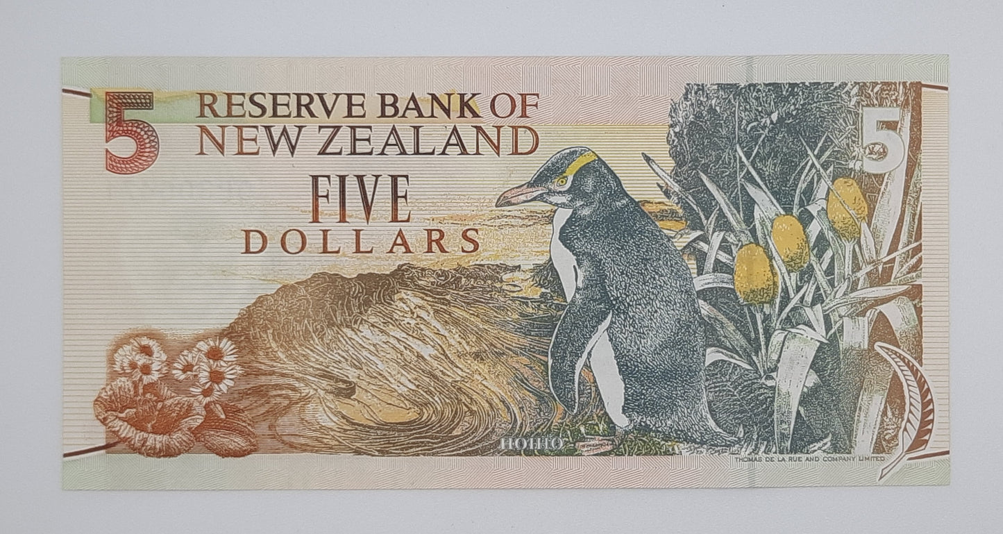 1995 (1992)- Reserve Bank of New Zealand - $5 (Five) NZD Dollars Banknote Serial No. DP 800471 P-177b Sir Edmund Hillary & Campbell Island
