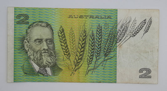 1985 Reserve Bank of Australia - 2 (Two) Australian AUD Australian Dollars Banknote Serial No. LKU 950932 P-43e