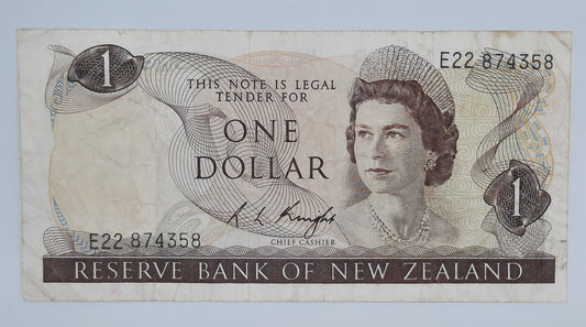 1975 - Reserve Bank of New Zealand - $1 (One) NZD Dollar Banknote, Serial No. E22 874358 P-163c