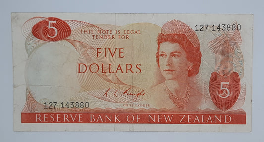 1975 Reserve Bank of New Zealand - $10 (Ten) NZD Dollar Banknote, Serial No. 127 143880 P-165c