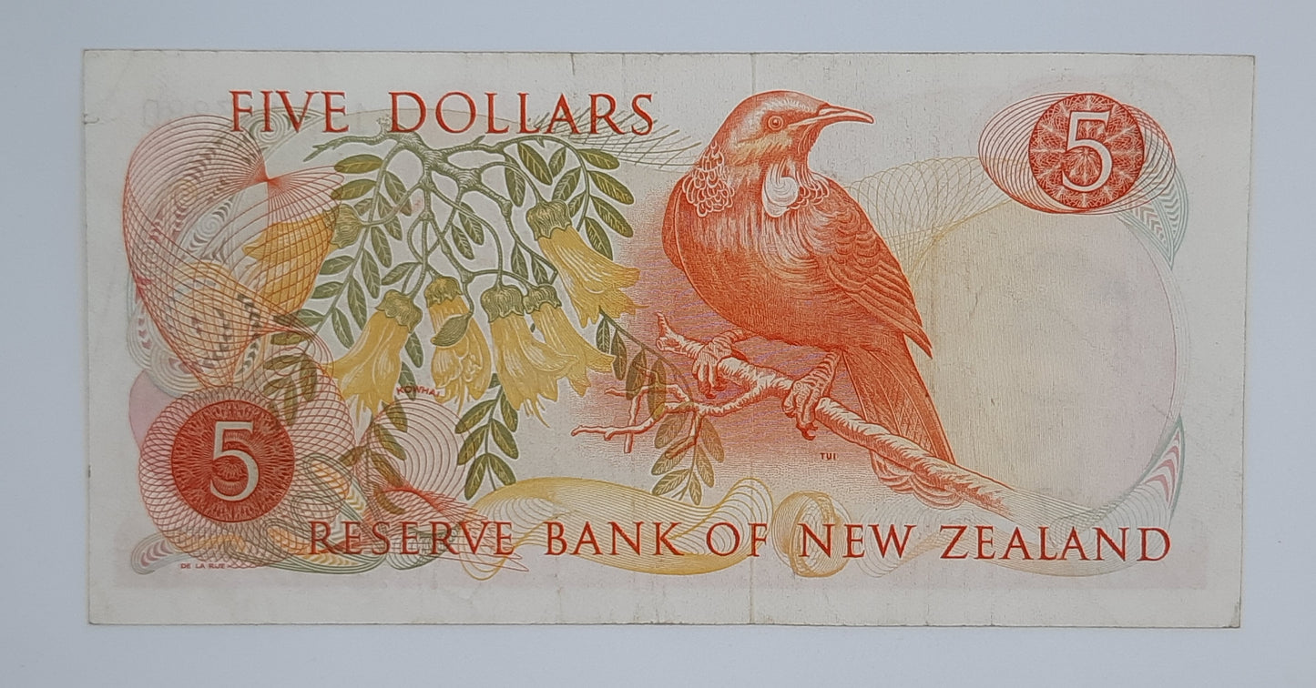 1975 Reserve Bank of New Zealand - $10 (Ten) NZD Dollar Banknote, Serial No. 127 143880 P-165c