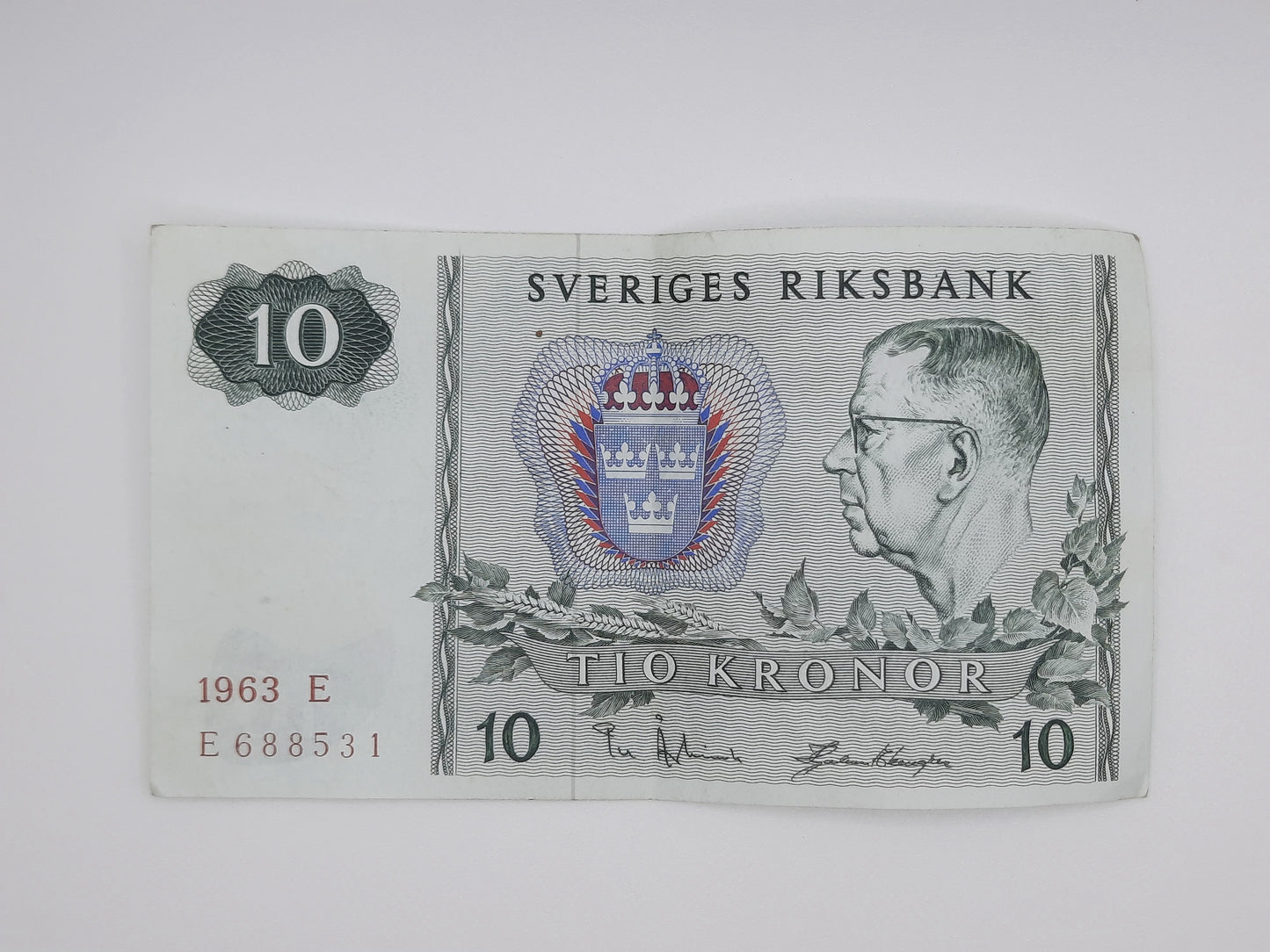 1963 Sweden, Sveriges Riksbank - 10 Swedish Kronor SEK Banknote Serial NO. E 688531 P-52a