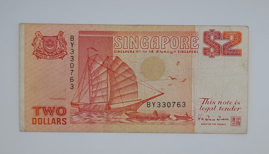 1990  SINGAPORE / Singapura - 2 (Two) Singapore Dollars SGD Banknote Serial No. BY 3307763 P-27a