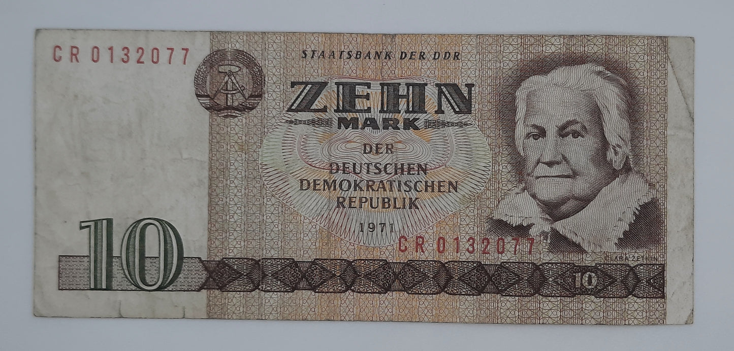 1971 (1975) East Germany GDR, Deutsche Notenbank der DDR - 10 (Ten) German Mark Banknote Serial No. CR 0132077 P-25f