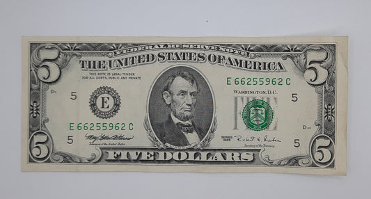 1995 United States of America - 5 (Five) US Dollars Federal Reserve Banknote P-453 Serial No. E 66255962 C