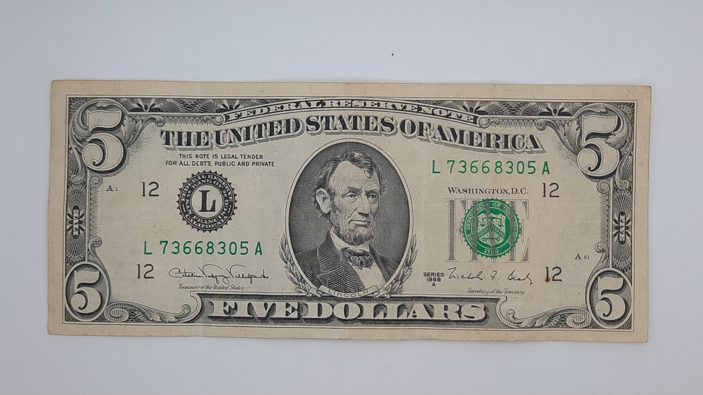 1988 United States of America - 5 (Five) US Dollars Federal Reserve Banknote P-453 Serial No. L 73668305 A