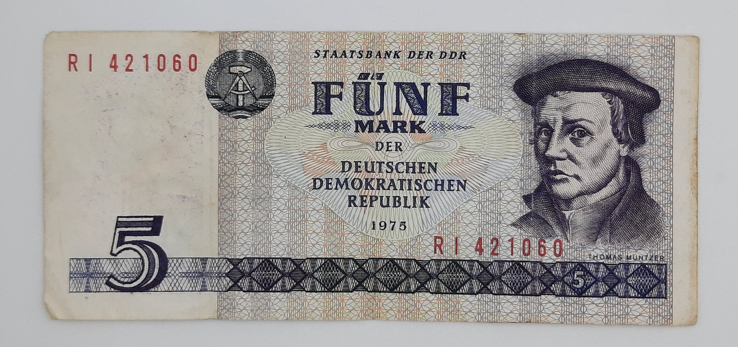 1975 East Germany GDR, Deutsche Notenbank der DDR -  5 Ostmark German Mark Banknote P-24f Serial No. RI 421060
