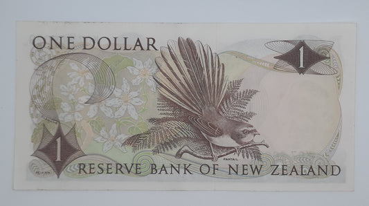 1975 Reserve Bank of New Zealand - $1 (One) NZD Dollar Banknote Serial No. K07 806029 P-163c