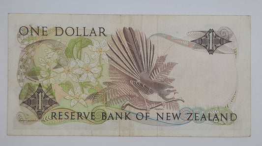 1989 Reserve Bank of New Zealand - $1 (One) NZD Dollar Banknote Serial No. AMW 697621 P-169c