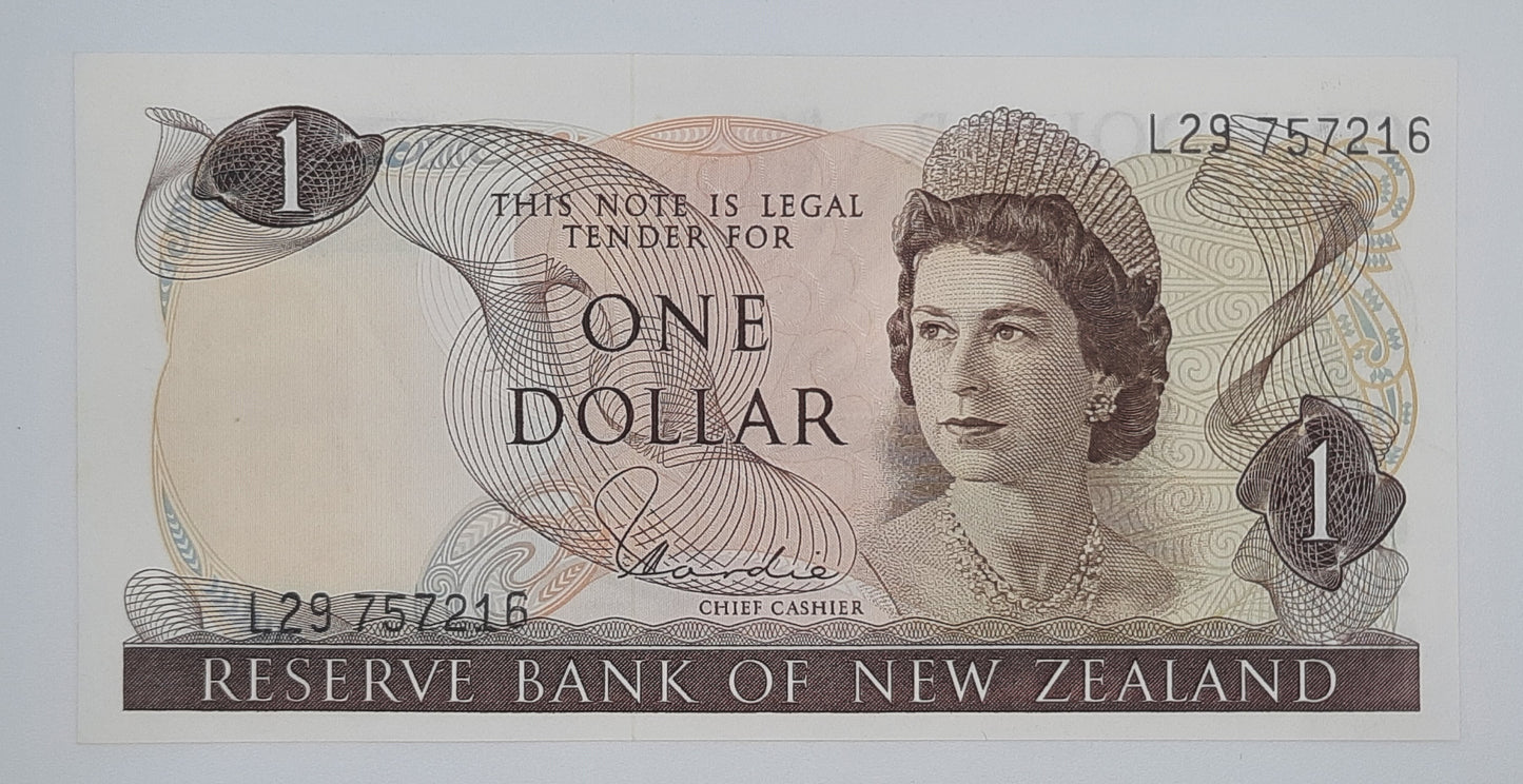 1977 Reserve Bank of New Zealand - $1 (One) NZD Dollar Banknote Serial No. L29 757216 P-163d
