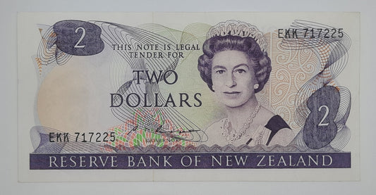 1985 Reserve Bank of New Zealand - $2 (Two) NZD Dollars Banknote Serial No. EKK 717225 P-170b