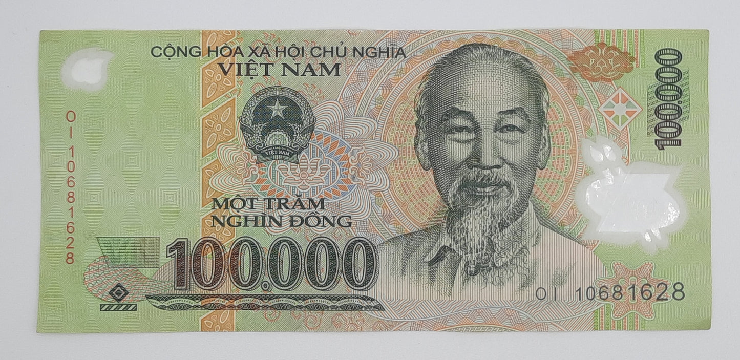 2010 Vietnam, Cong Hoa Xa Hoi Chu Nghia - 100000 Vietnamese Dong Banknote P-122g Serial No. OI 10681628