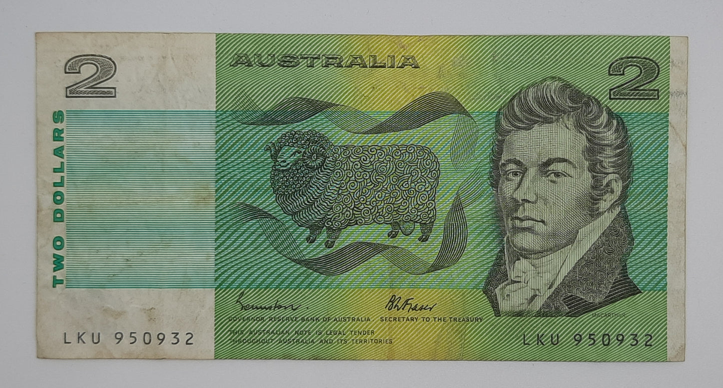 1985 Reserve Bank of Australia - 2 (Two) Australian AUD Australian Dollars Banknote Serial No. LKU 950932 P-43e