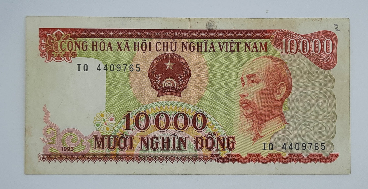 1993 Vietnam, Cong Hoa Xa Hoi Chu Nghia - 10000 Vietnamese Dong Banknote P-109 Serial No. IQ 4409765